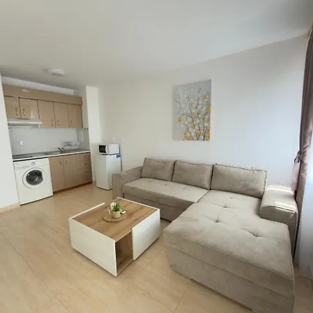 Gabi St Apartment *