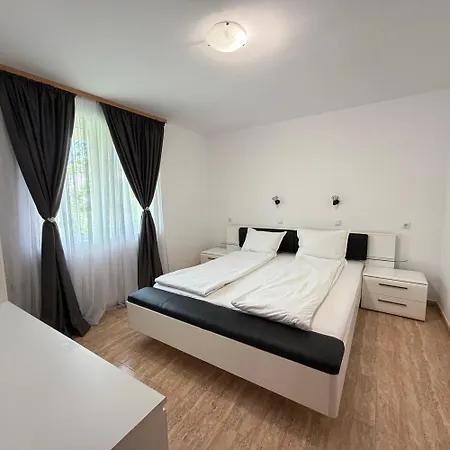 Apartment Gabi St *